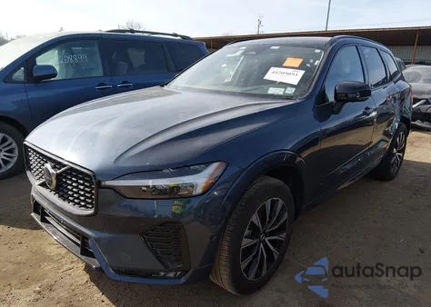 2025 Volvo Xc60 B5 Plus z USA, uszkodzony, nr VIN YV4M12RC4S1170850